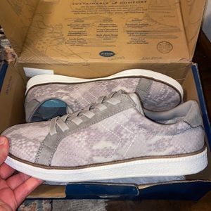 NEW DR. SCHOLL’S Shoes